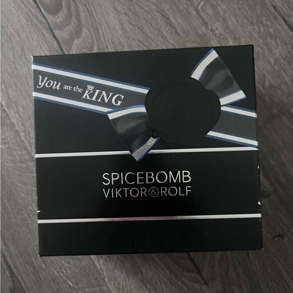 Viktor & Rolf Spicebomb Fragrance Men’s Parfum set - Picture 1 of 3